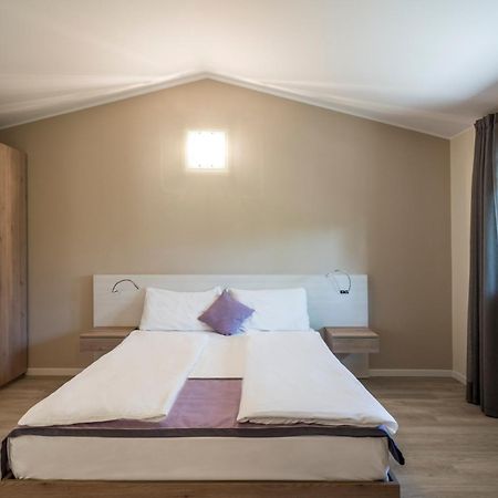 Hotel Dogana Сирмионе Екстериор снимка
