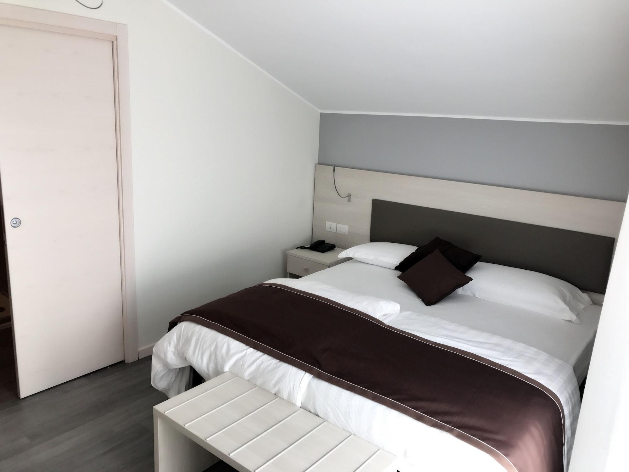 Hotel Dogana Сирмионе Екстериор снимка