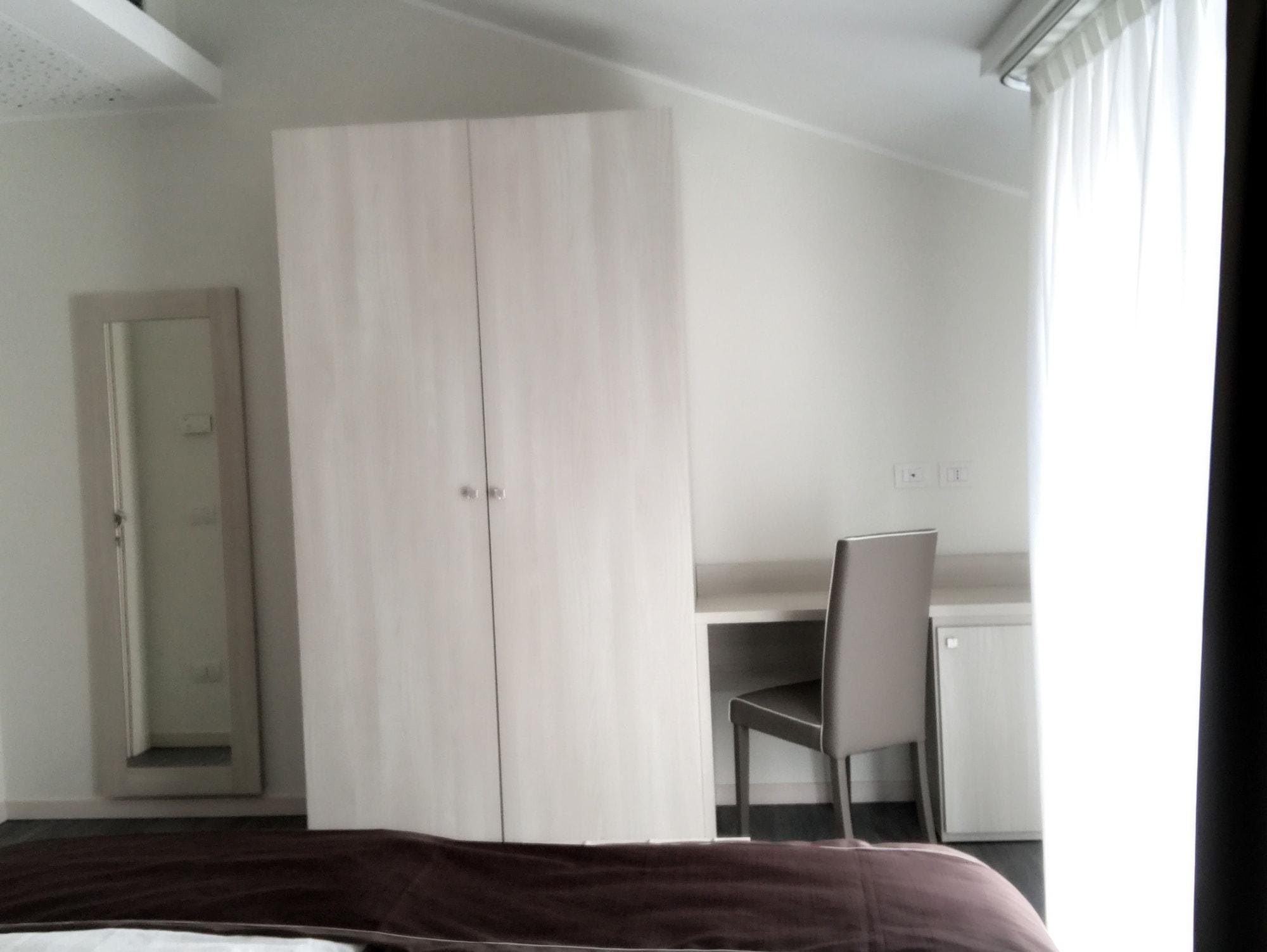 Hotel Dogana Сирмионе Екстериор снимка