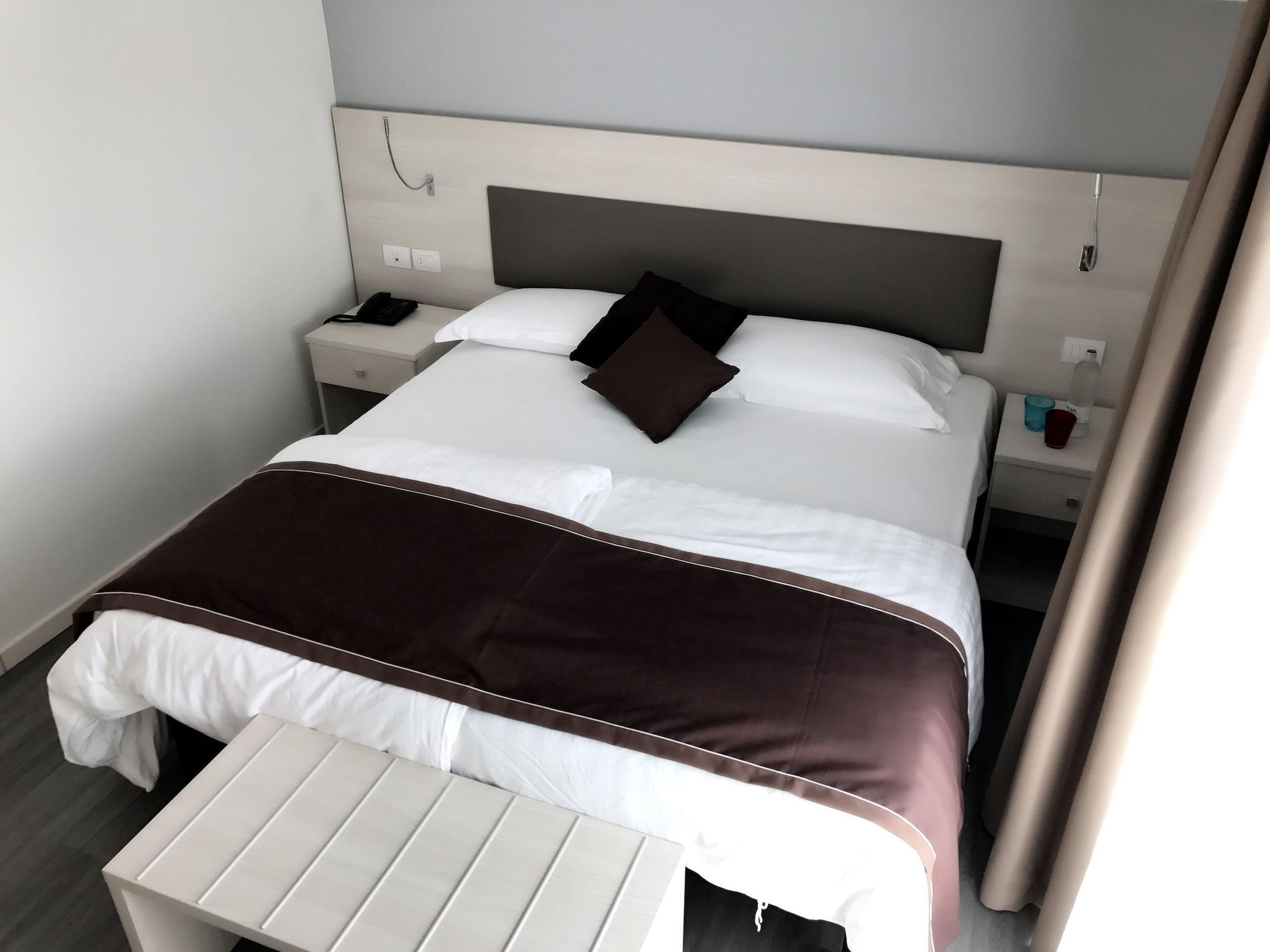 Hotel Dogana Сирмионе Екстериор снимка