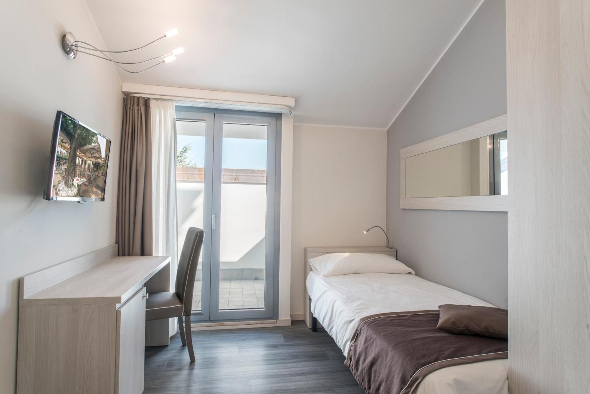 Hotel Dogana Сирмионе Екстериор снимка