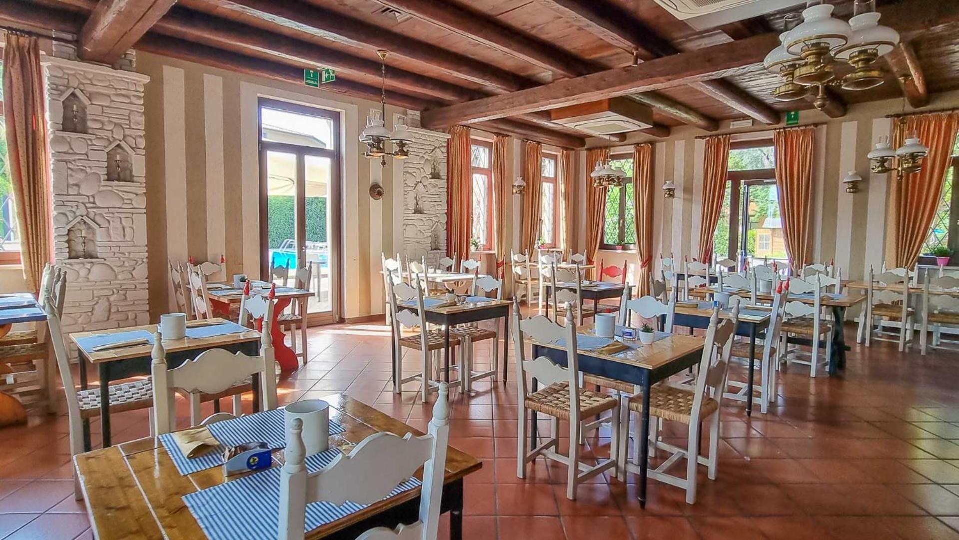 Hotel Dogana Сирмионе Екстериор снимка