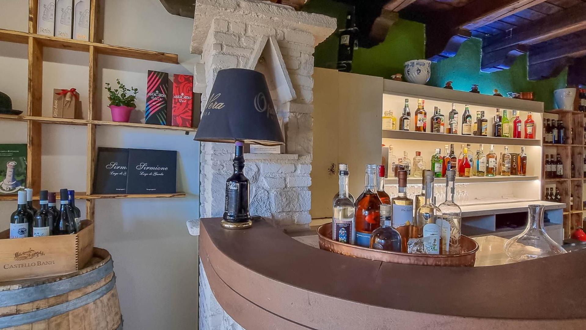 Hotel Dogana Сирмионе Екстериор снимка
