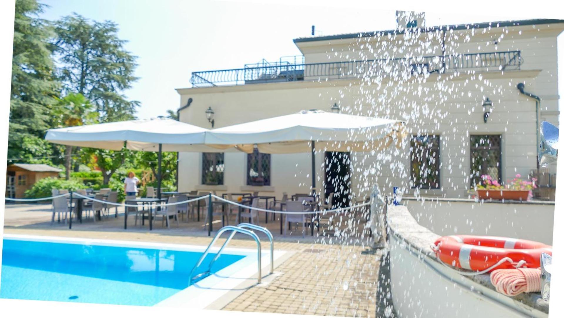 Hotel Dogana Сирмионе Екстериор снимка