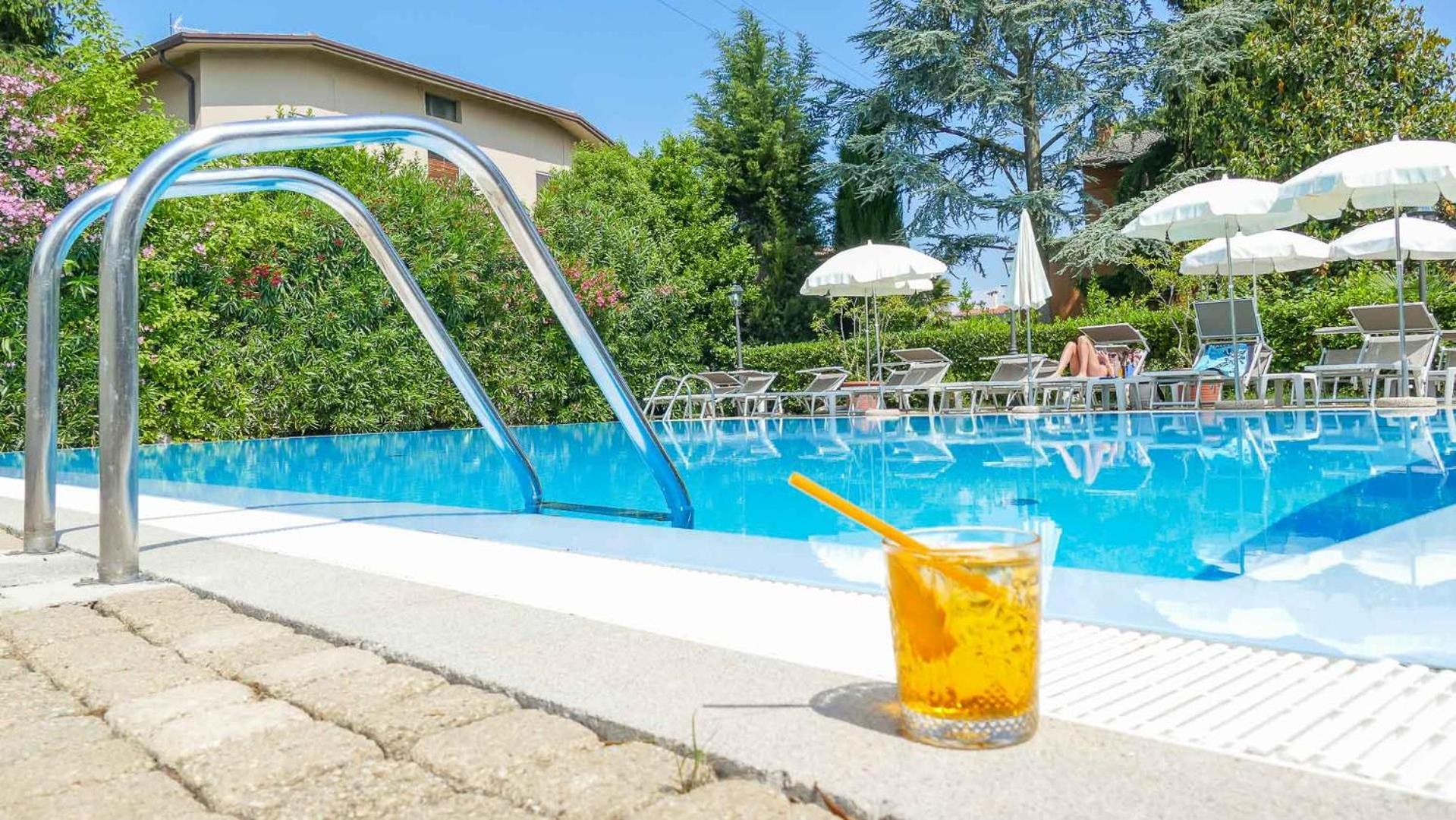 Hotel Dogana Сирмионе Екстериор снимка