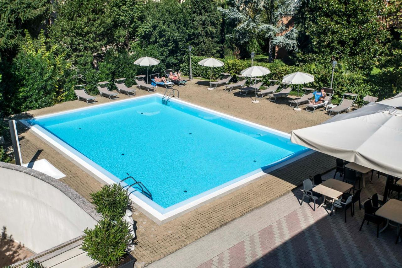 Hotel Dogana Сирмионе Екстериор снимка