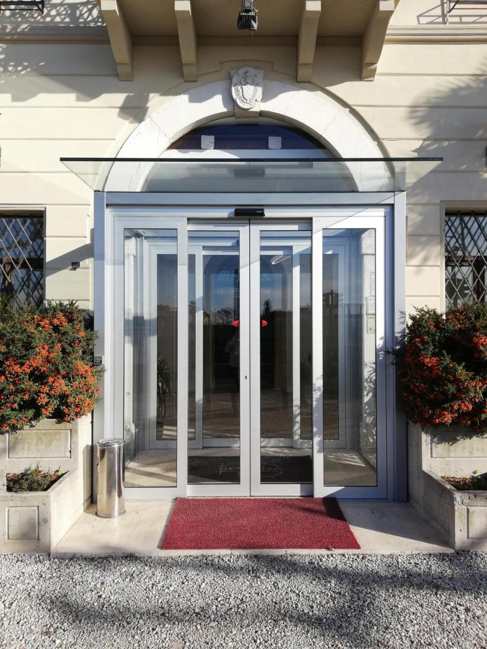 Hotel Dogana Сирмионе Екстериор снимка