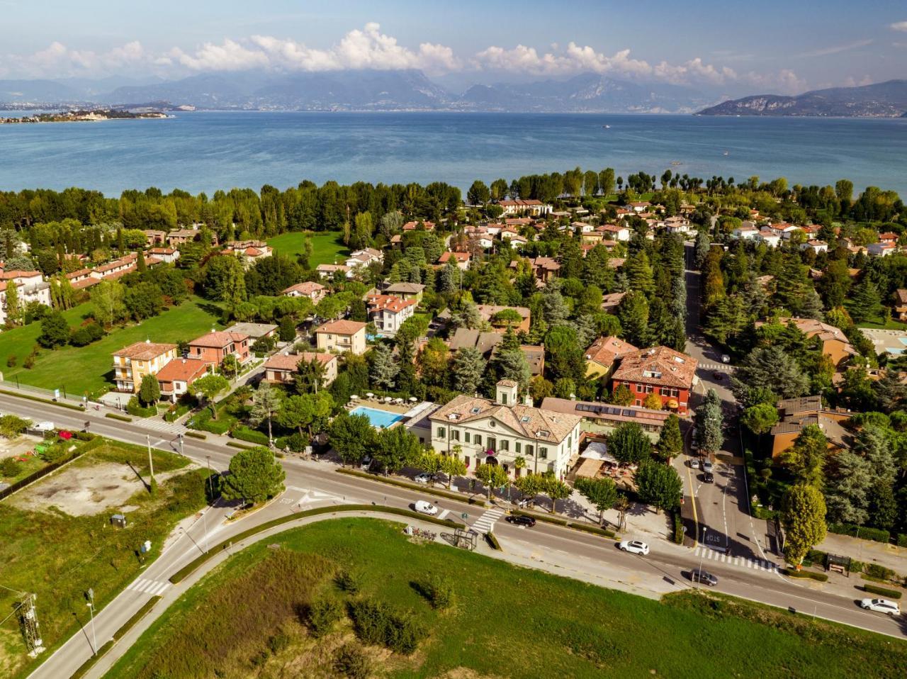 Hotel Dogana Сирмионе Екстериор снимка
